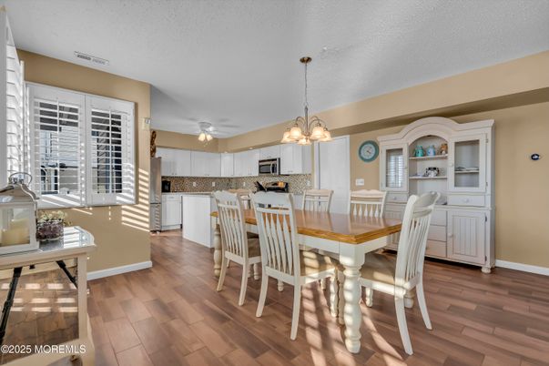 Dining room, Interior, Kitchen, Pendant Lights, Wood Texture Flooring
