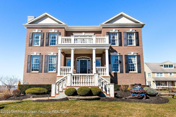Exterior, Facade, Brick Facade, Queen Anne Victorian