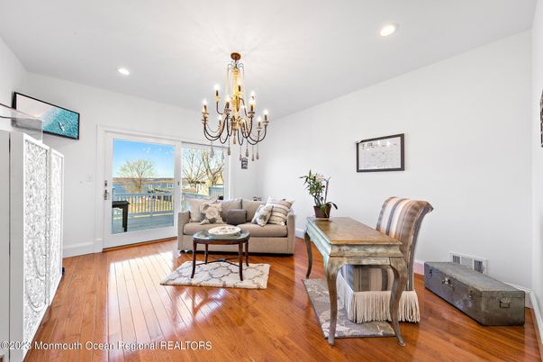 Chandelier, Dining room, Interior, Living room, Recessed Lighting, Wood Texture Flooring