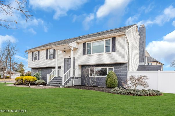 Attached, Exterior, Facade, Raised Ranch