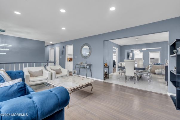 Dining room, Interior, Living room, Pendant Lights, Recessed Lighting, Wood Texture Flooring
