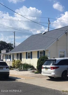 Exterior, Facade, Cape Cod