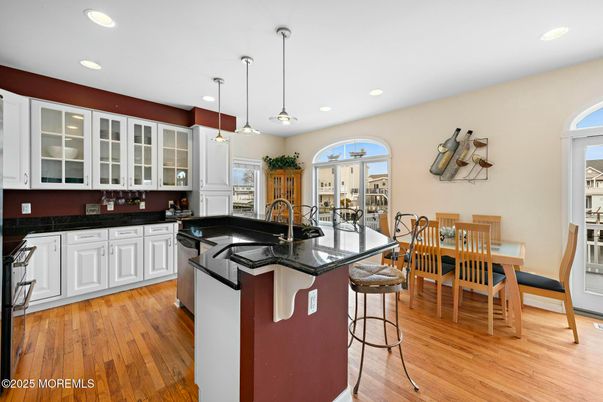 Dining room, Interior, Kitchen, Pendant Lights, Recessed Lighting, Wood Texture Flooring