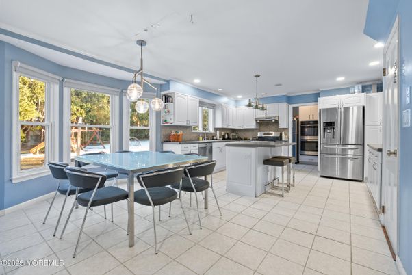 Dining room, Interior, Kitchen, Pendant Lights, Recessed Lighting, Stainless Steel Appliances