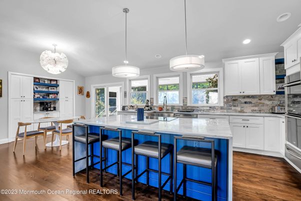 Dining room, Interior, Kitchen, Pendant Lights, Recessed Lighting, Wood Texture Flooring