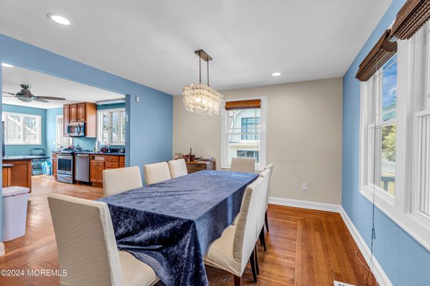 Chandelier, Dining room, Interior, Kitchen, Pendant Lights, Recessed Lighting, Wood Texture Flooring