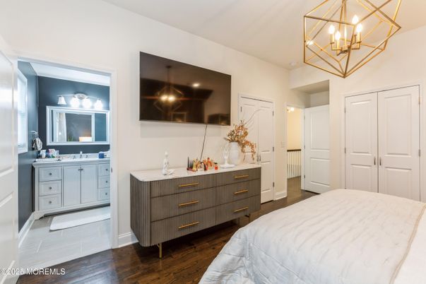 Bedroom, Interior, Pendant Lights, Wood Texture Flooring