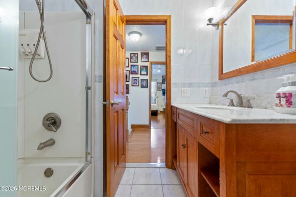 Bathroom, Dual Sink Vanities, Interior, Wood Texture Flooring