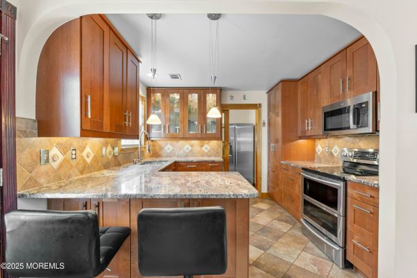 Interior, Kitchen, Pendant Lights, Stainless Steel Appliances