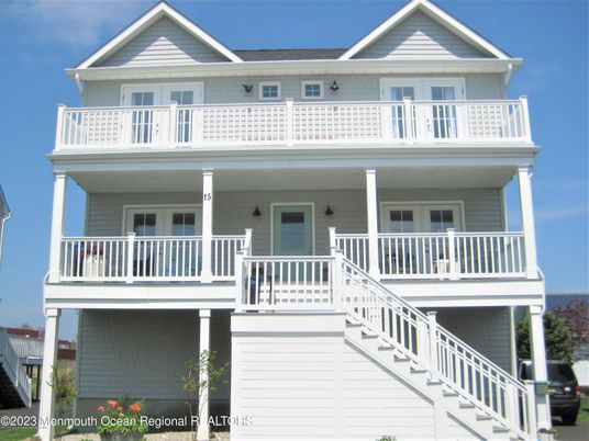 Exterior, Facade, Queen Anne Victorian