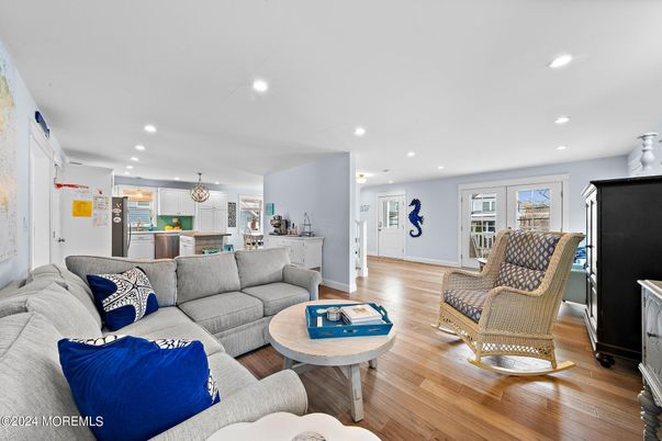 Interior, Kitchen, Living room, Pendant Lights, Recessed Lighting, Wood Texture Flooring