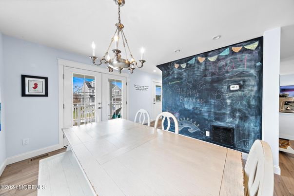 Chandelier, Dining room, Interior, Recessed Lighting, Wood Texture Flooring