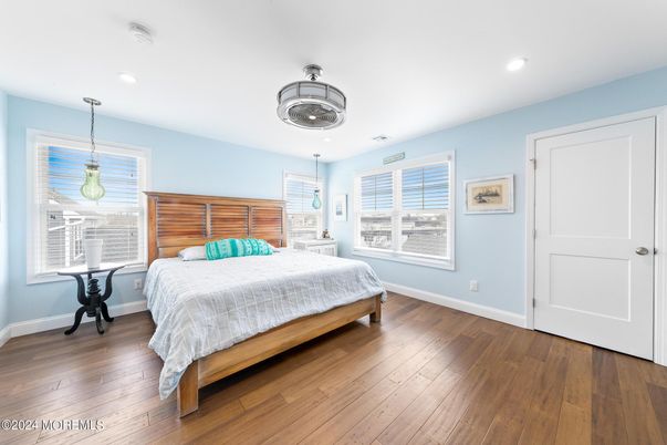 Bedroom, Interior, Pendant Lights, Recessed Lighting, Wood Texture Flooring