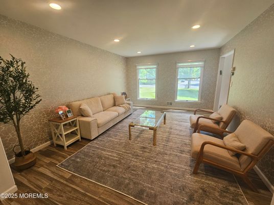 Interior, Living room, Recessed Lighting, Wood Texture Flooring