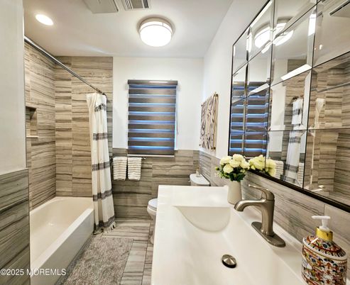 Bathroom, Interior, Recessed Lighting