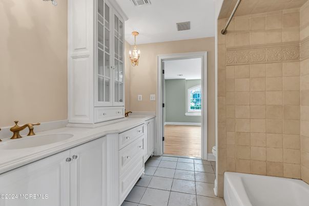 Bathroom, Dual Sink Vanities, Interior, Wood Texture Flooring