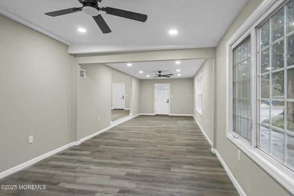 Empty room, Interior, Recessed Lighting, Wood Texture Flooring