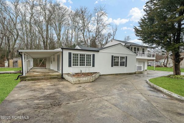Backyard, Exterior, Facade, Ranch