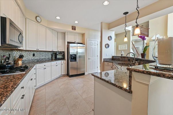 Interior, Kitchen, Pendant Lights, Recessed Lighting, Stainless Steel Appliances