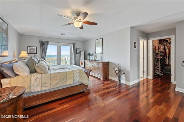 Bedroom, Interior, Water, Wood Texture Flooring