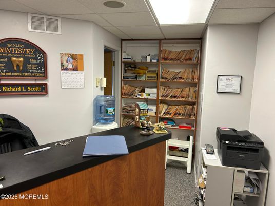 Home Office, Interior