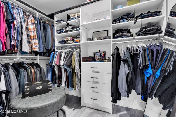 Interior, Walk-in Closets, Wood Texture Flooring