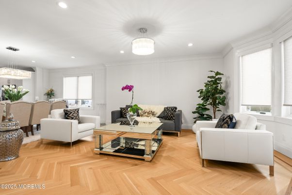 Interior, Living room, Pendant Lights, Recessed Lighting, Wood Texture Flooring