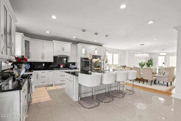 Dining room, Interior, Kitchen, Pendant Lights, Recessed Lighting, Stainless Steel Appliances