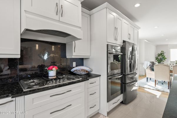 Dining room, Interior, Kitchen, Recessed Lighting, Stainless Steel Appliances