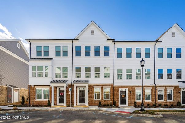 Exterior, Facade, Brick Facade, Rowhouse