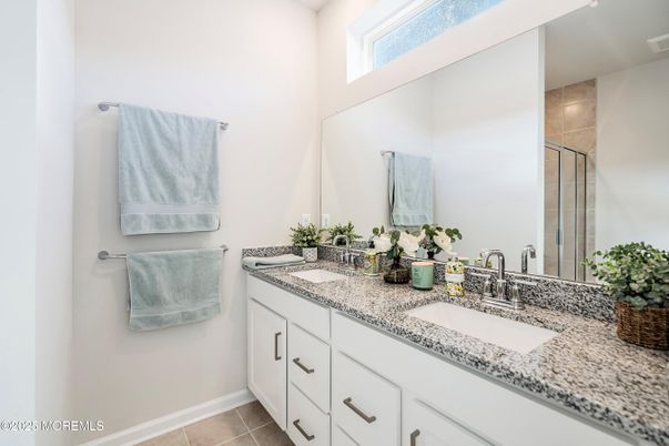 Bathroom, Dual Sink Vanities, Interior