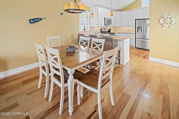 Dining room, Interior, Kitchen, Pendant Lights, Recessed Lighting, Wood Texture Flooring