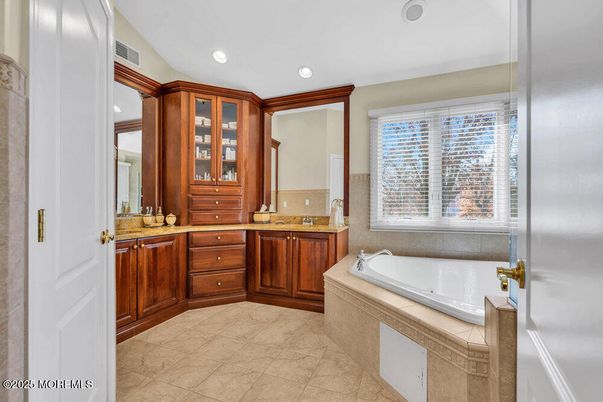 Bathroom, Interior, Recessed Lighting