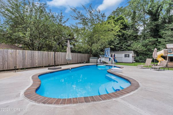 Exterior, Playground, Pool