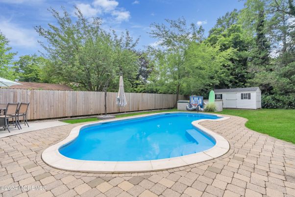 Exterior, Pool