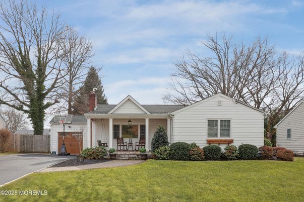 Attached, Exterior, Facade, Ranch
