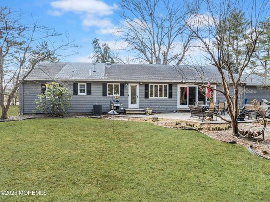 Backyard, Exterior, Facade, Cape Cod