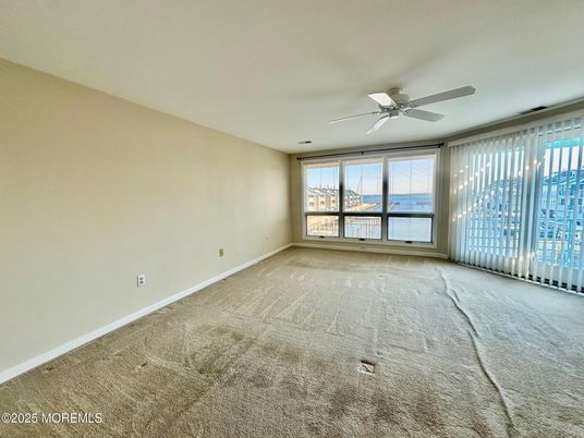 Empty room, Interior, Water