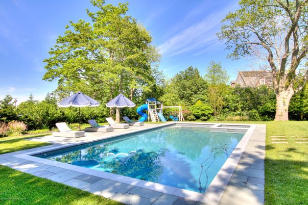 Exterior, Playground, Pool