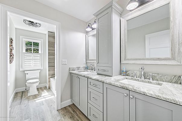 Bathroom, Dual Sink Vanities, Interior, Wood Texture Flooring