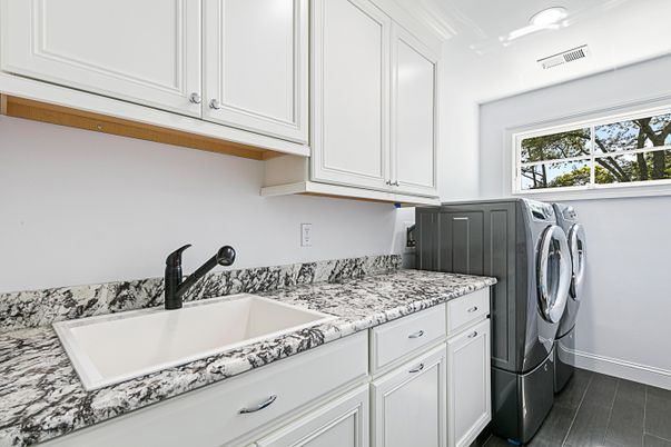 Interior, Washer, Wood Texture Flooring
