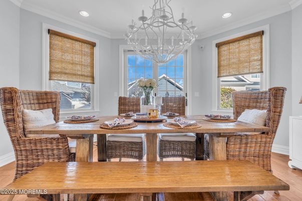 Chandelier, Dining room, Interior, Recessed Lighting, Wood Texture Flooring