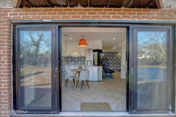 Dining room, Interior, Kitchen, Pendant Lights, Recessed Lighting, Wood Texture Flooring