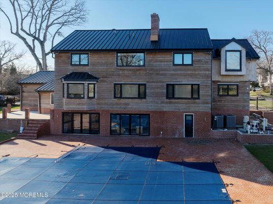 Exterior, Facade, Brick Facade, Log Home