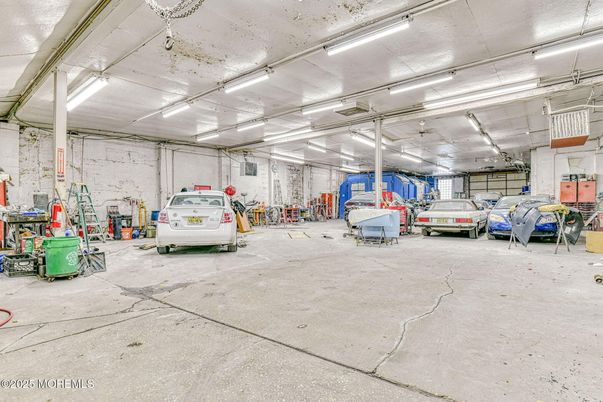 Garage, Interior