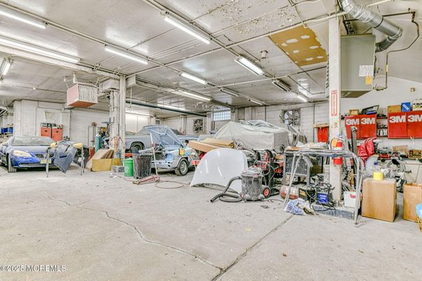 Garage, Interior