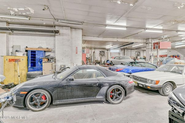 Garage, Interior