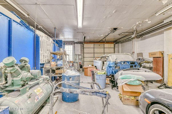 Garage, Interior