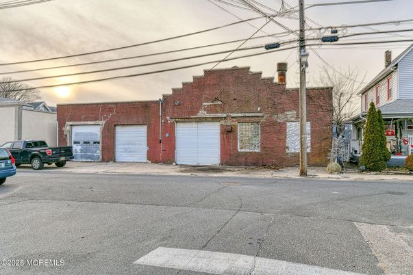 Attached, Exterior, Facade, Brick Facade, Rowhouse