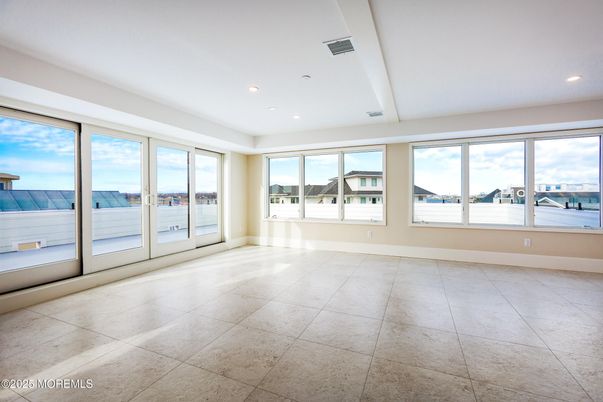 Empty room, Interior, Recessed Lighting, Water